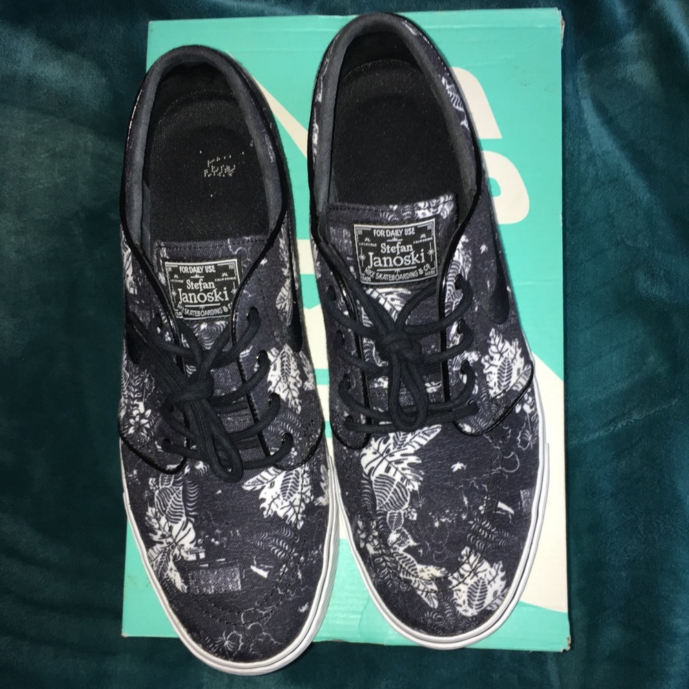 Nike floral Stefan janoski’s